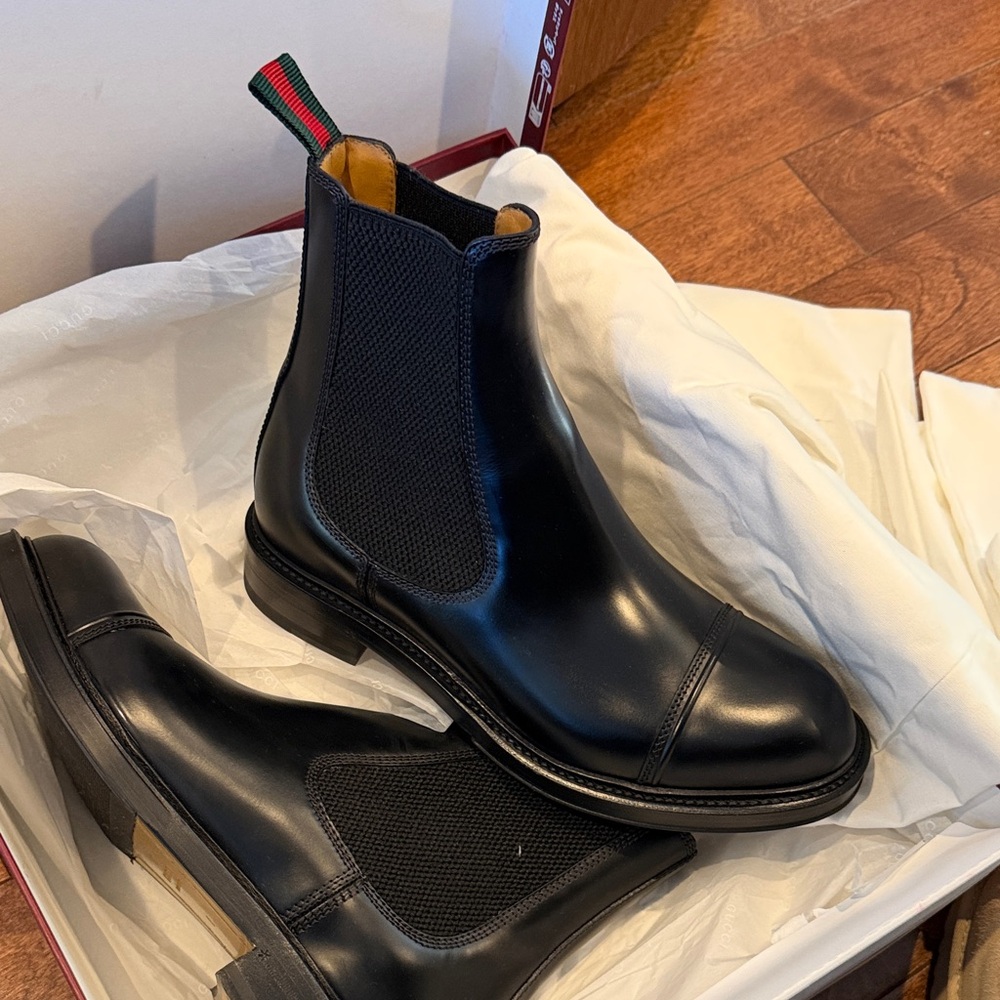 Gucci Black Leather Chelsea Boots - Men